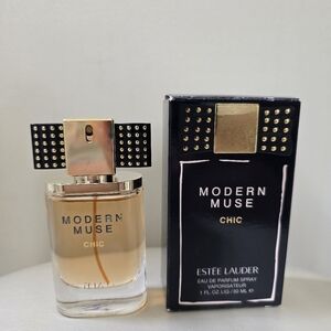 Estée Lauder Modern Muse Chic 90 %